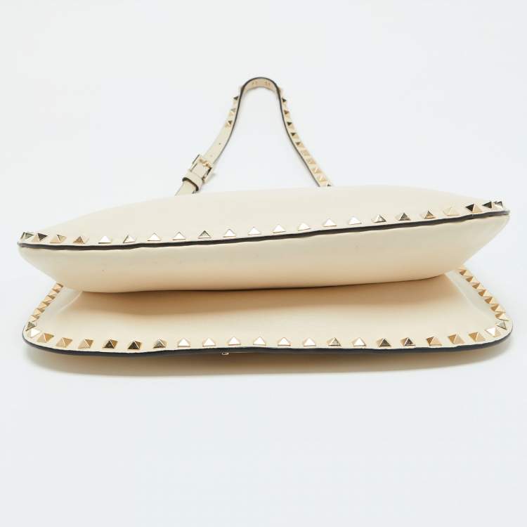 Pre Owned Valentino Off White Leather Rockstud Hobo