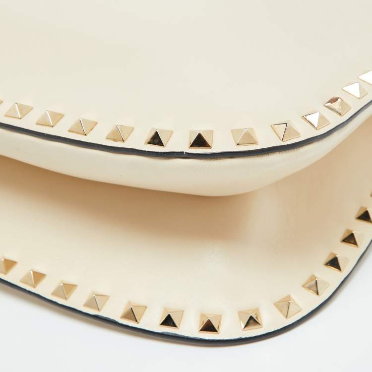 Pre Owned Valentino Off White Leather Rockstud Hobo