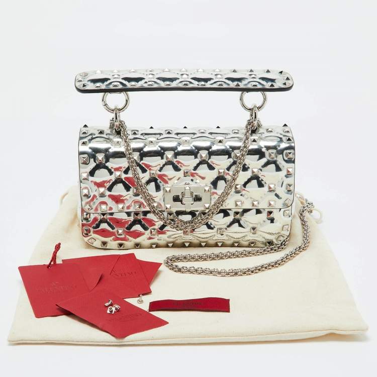 مملوكة مسبقًا Valentino Silver Quilted Patent Leather Small Rockstud Spike Chain Top Handle Bag