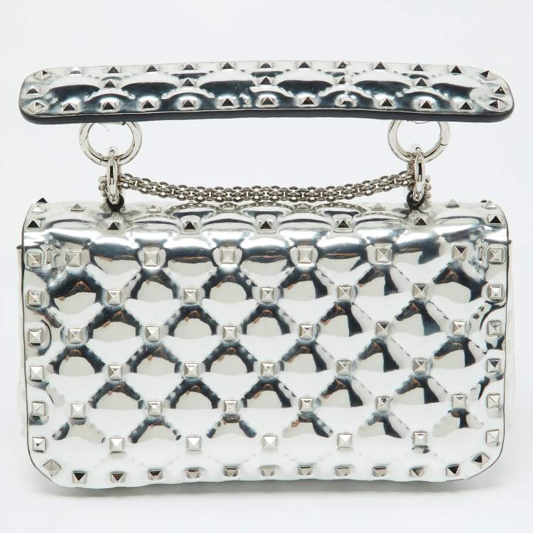مملوكة مسبقًا Valentino Silver Quilted Patent Leather Small Rockstud Spike Chain Top Handle Bag