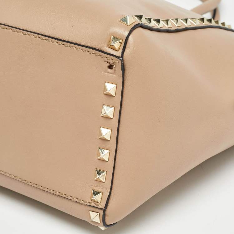 Pre Owned Valentino Beige Leather Rockstud Trapeze Tote