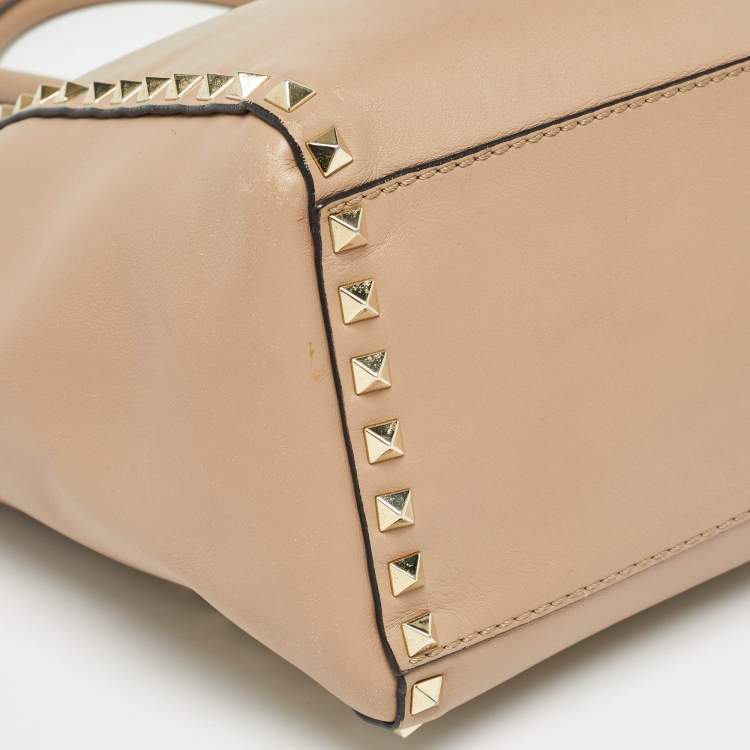 Pre Owned Valentino Beige Leather Rockstud Trapeze Tote