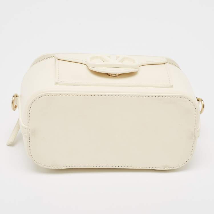 Pre Owned Valentino Off White Leather Locò Vanity Case Top Handle Bag