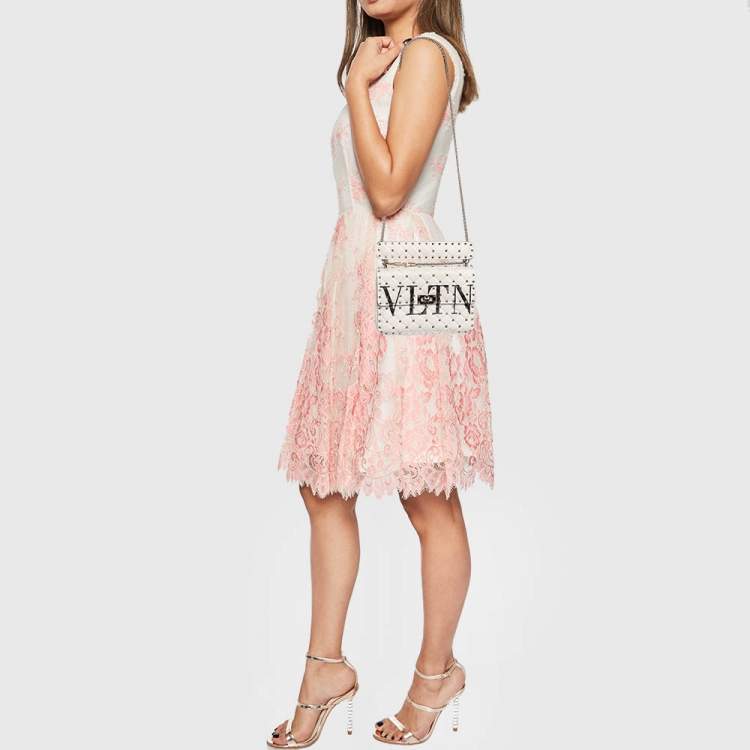 Pre Owned Valentino White Leather Medium Rockstud Spike VLTN Shoulder Bag