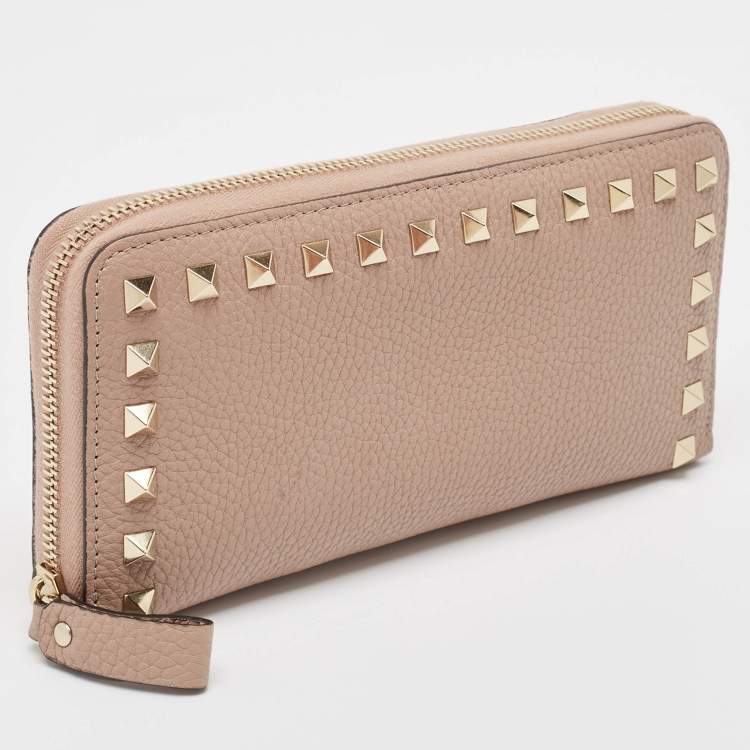 Pre Owned Valentino Dusty Pink Leather Rockstud Zip Around Wallet