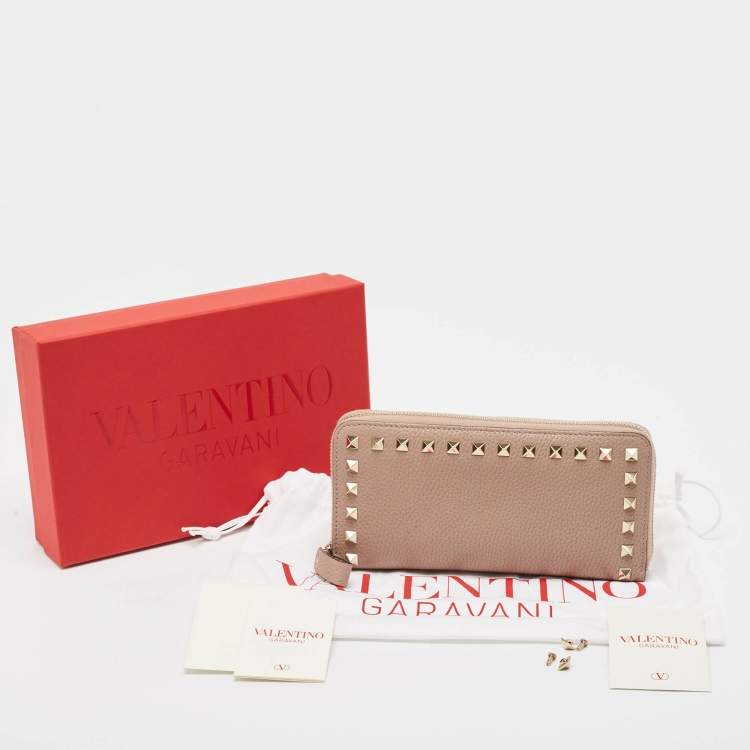 Pre Owned Valentino Dusty Pink Leather Rockstud Zip Around Wallet