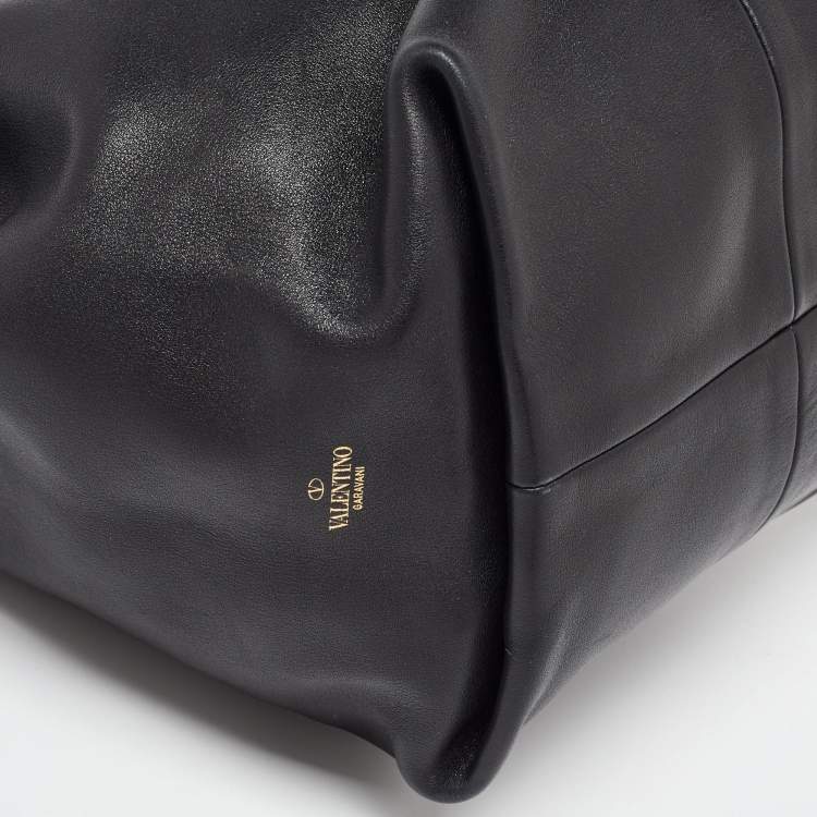Pre Owned Valentino Black Leather Rockstud Hobo