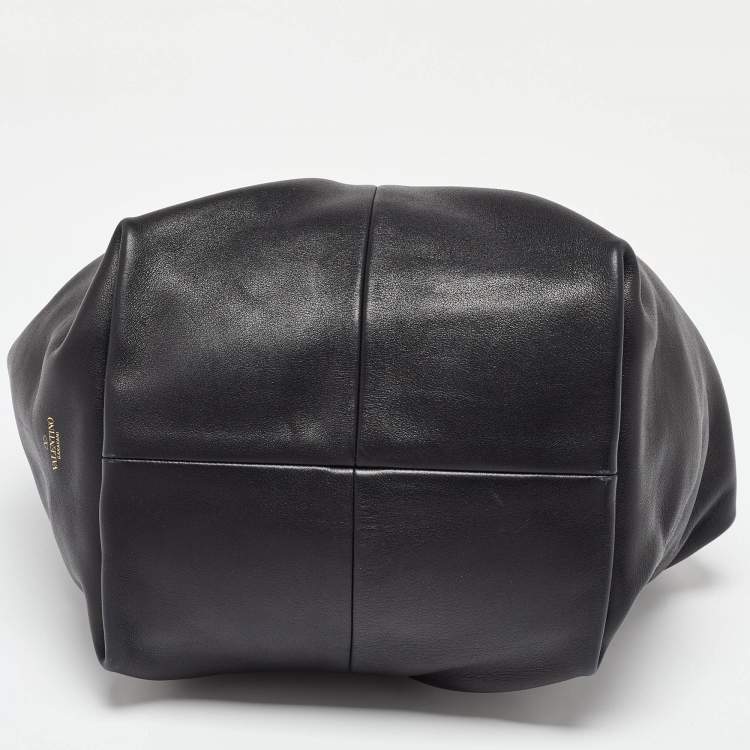 Pre Owned Valentino Black Leather Rockstud Hobo