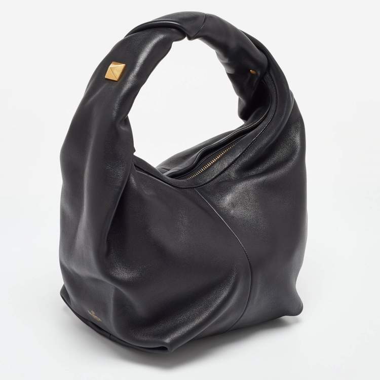 Pre Owned Valentino Black Leather Rockstud Hobo