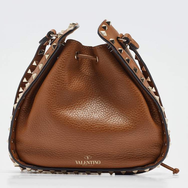 Pre Owned Valentino Brown Leather Rockstud Drawstring Bucket Crossbody Bag