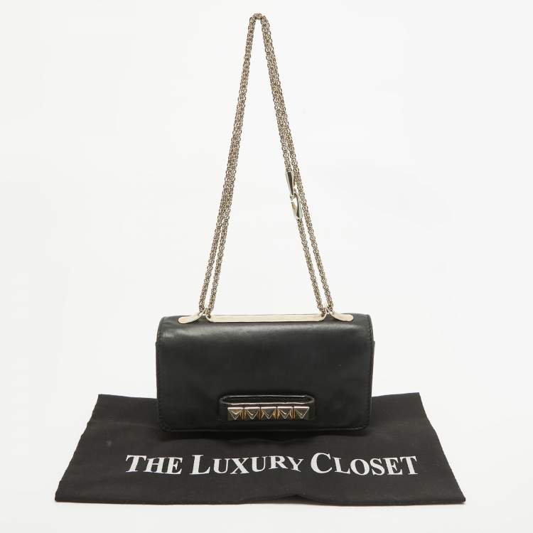 Pre Owned Valentino Black Leather Rockstud Va Va Voom Chain Clutch