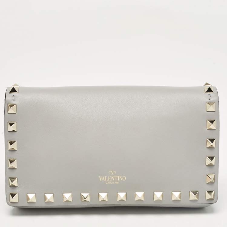 Pre Owned Valentino Ash Blue Leather Rockstud Chain Clutch