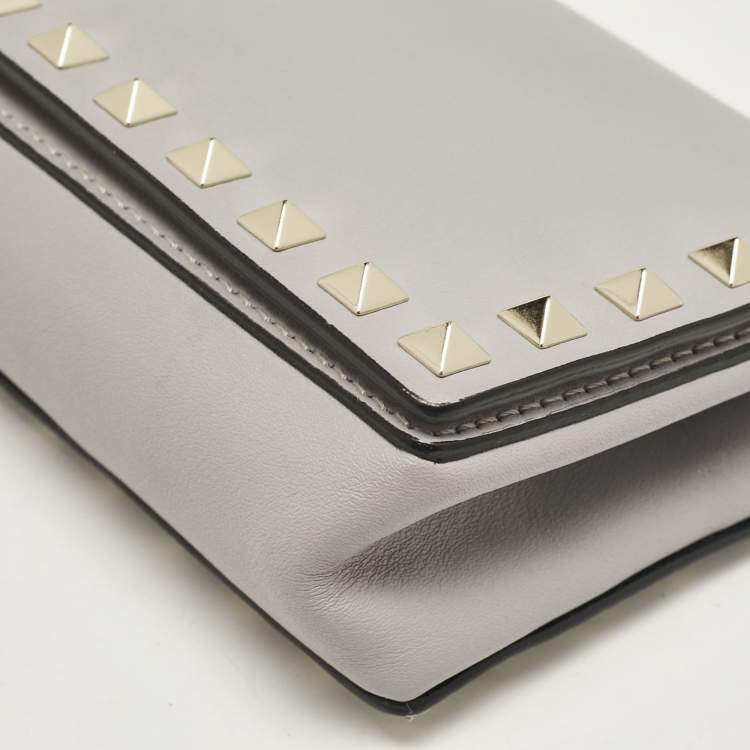 Pre Owned Valentino Ash Blue Leather Rockstud Chain Clutch