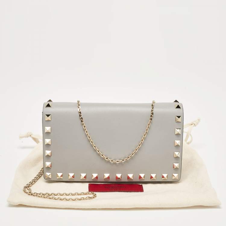 Pre Owned Valentino Ash Blue Leather Rockstud Chain Clutch