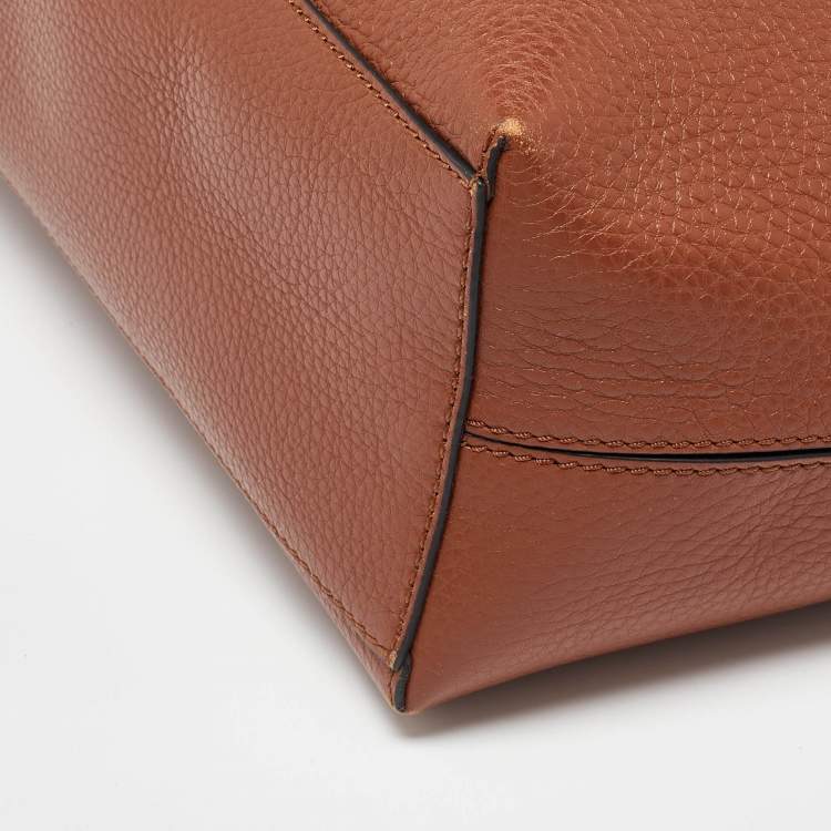 مملوكة مسبقًا Valentino Brown Leather Rockstud Tote