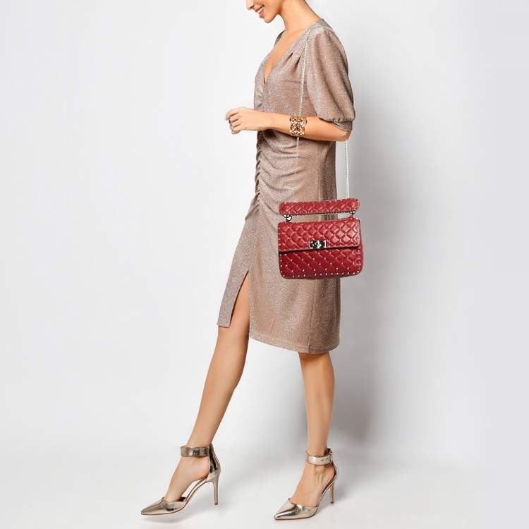 Pre Owned Valentino Red Quilted Leather Medium Rockstud Spike Top Handle Bag