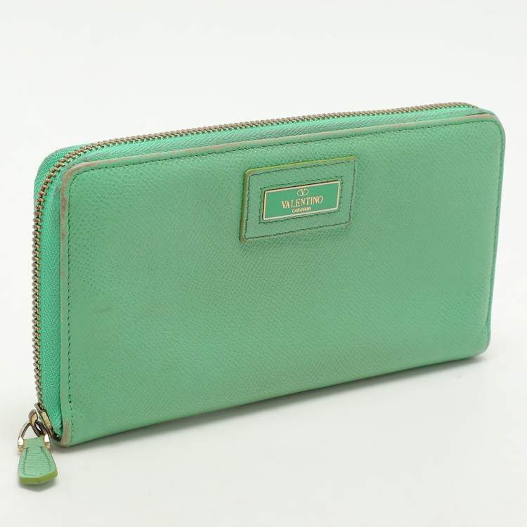 Pre Owned Valentino Green Leather Zip Around Wallet