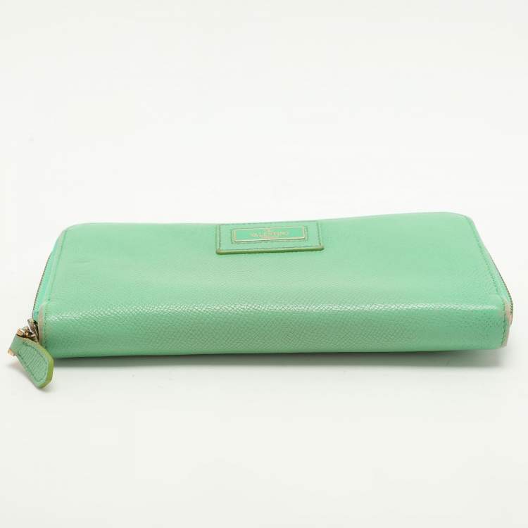 Pre Owned Valentino Green Leather Zip Around Wallet