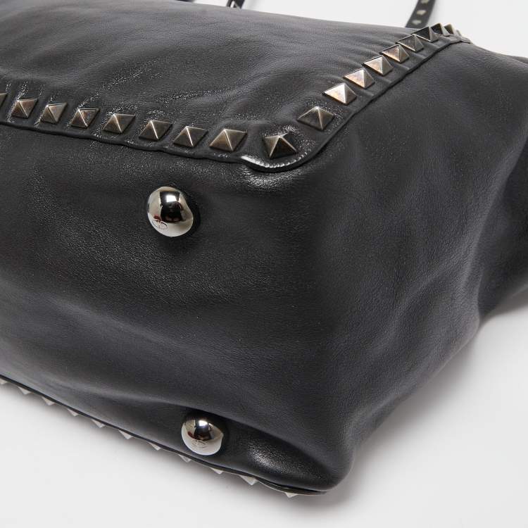 Pre Owned Valentino Black Leather Medium Rockstud Trapeze Tote