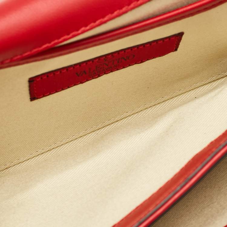 Pre Owned Valentino Red Leather Rockstud Va Va Voom Chain Clutch