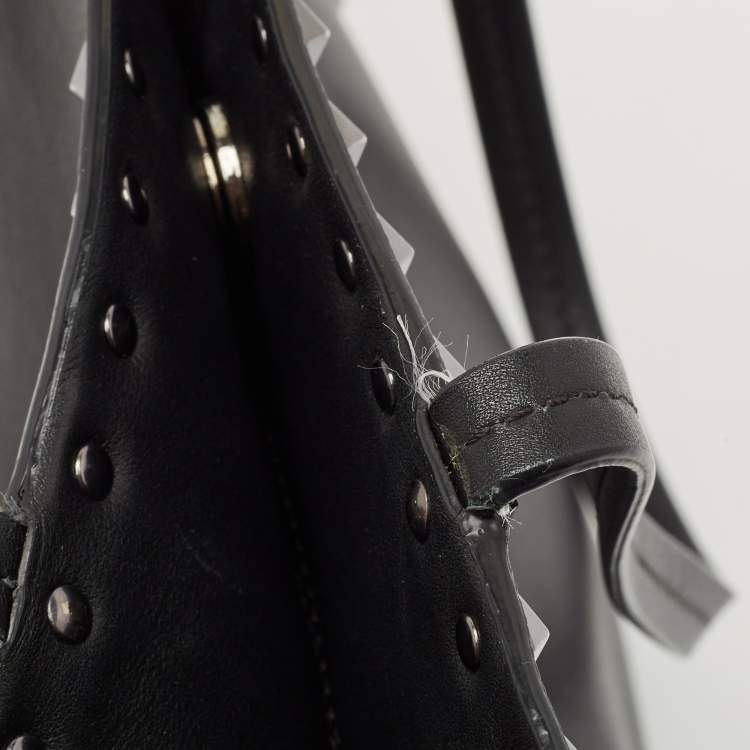 Pre Owned Valentino Black/Ivory Leather Rockstud Shopper Tote