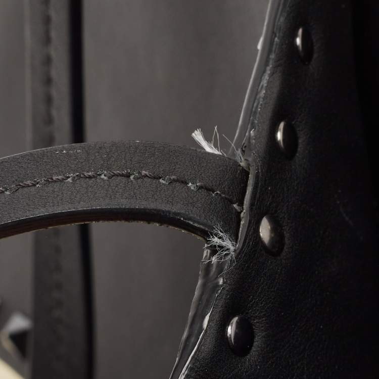 Pre Owned Valentino Black/Ivory Leather Rockstud Shopper Tote