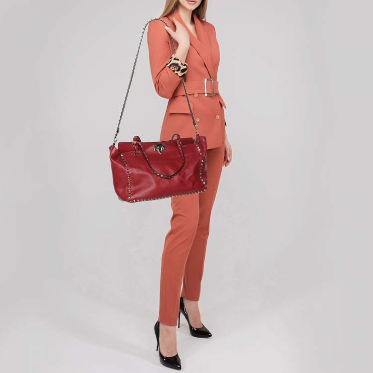 Pre Owned Valentino Red Leather Medium Rockstud Trapeze Tote