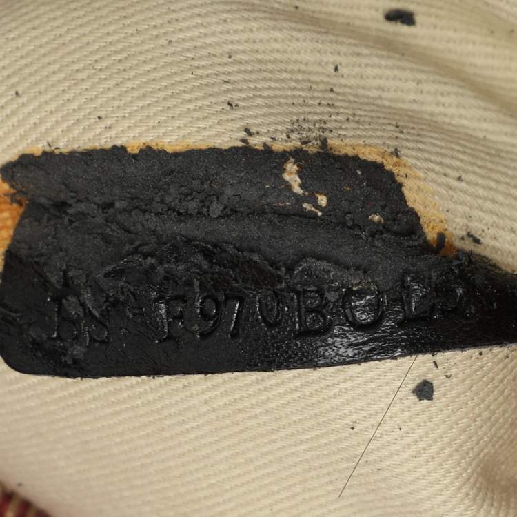 Pre Owned Valentino Red Leather Medium Rockstud Trapeze Tote