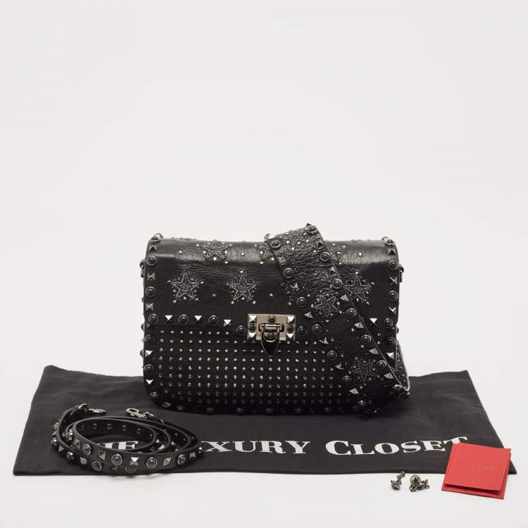 Pre Owned Valentino Black Leather Medium Star Crystal Rolling Rockstud Shoulder Bag