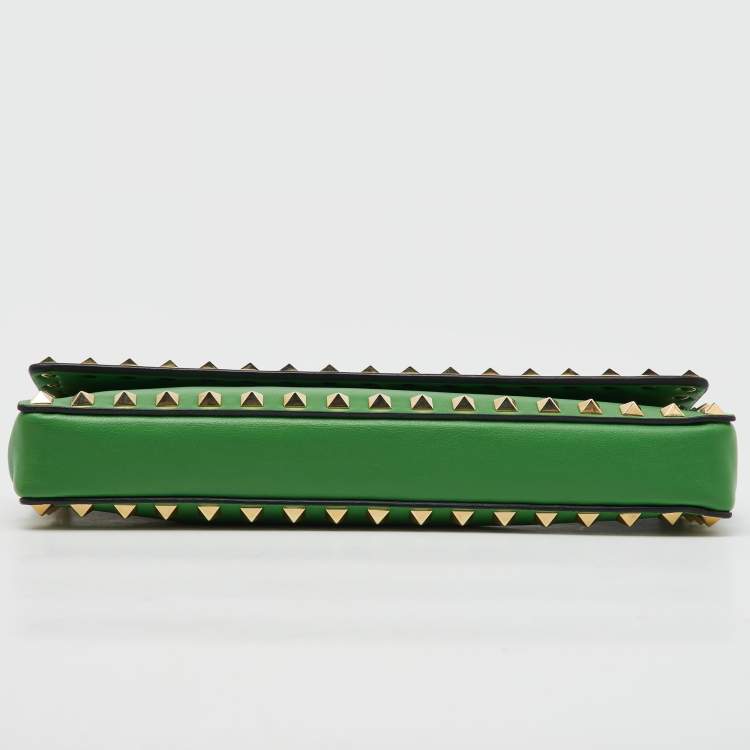 Pre Owned Valentino Green Leather Rockstud Bracelet Clutch