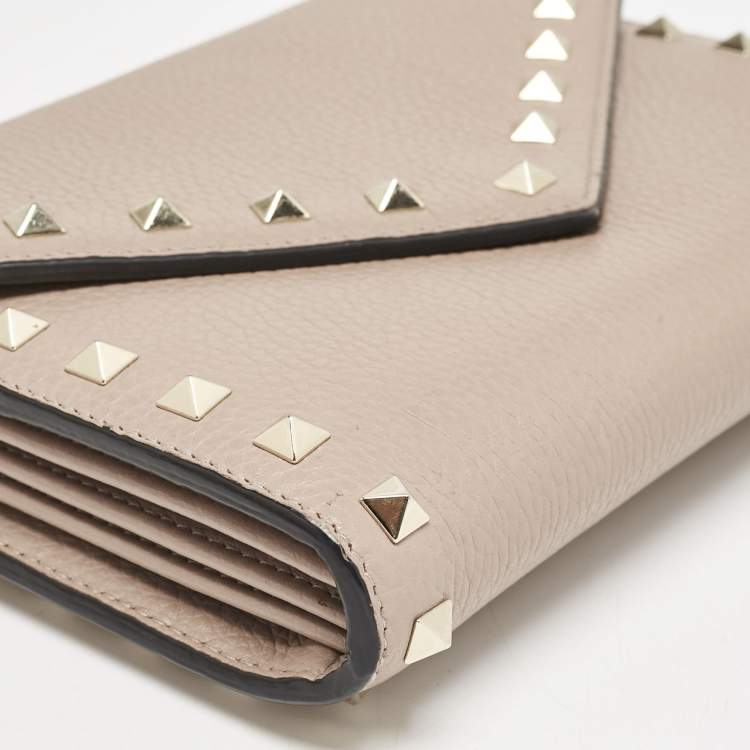 Pre Owned Valentino Beige Leather Rockstud Envelope Wallet on Chain