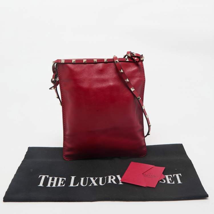 Pre Owned Valentino Red Leather Rockstud Flat Crossbody Bag