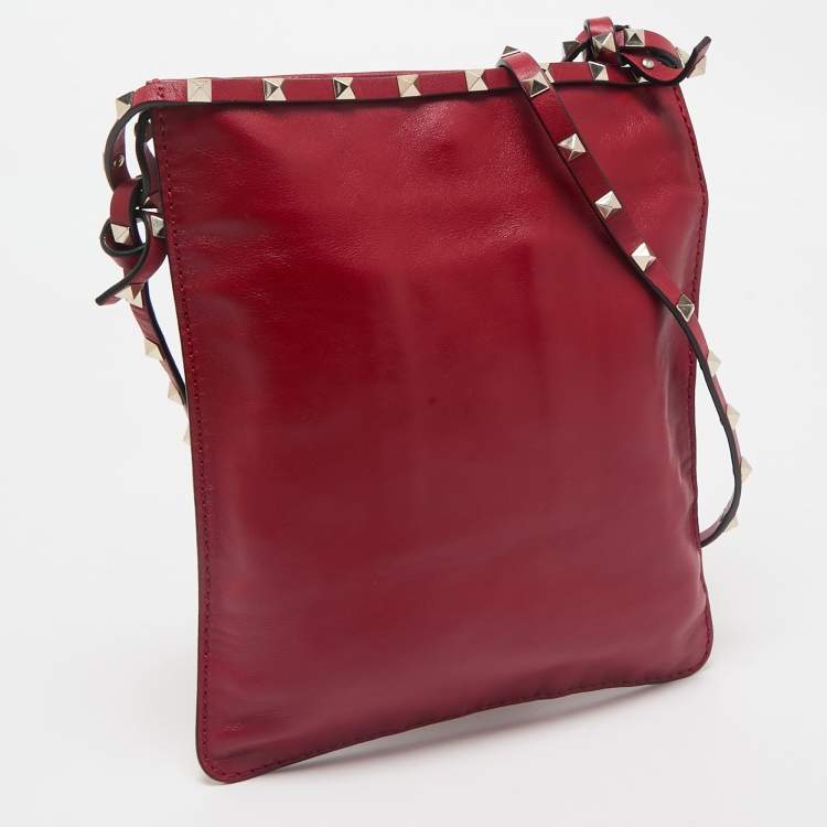 Pre Owned Valentino Red Leather Rockstud Flat Crossbody Bag