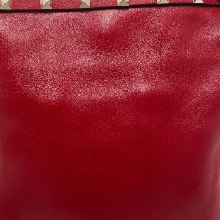Pre Owned Valentino Red Leather Rockstud Flat Crossbody Bag