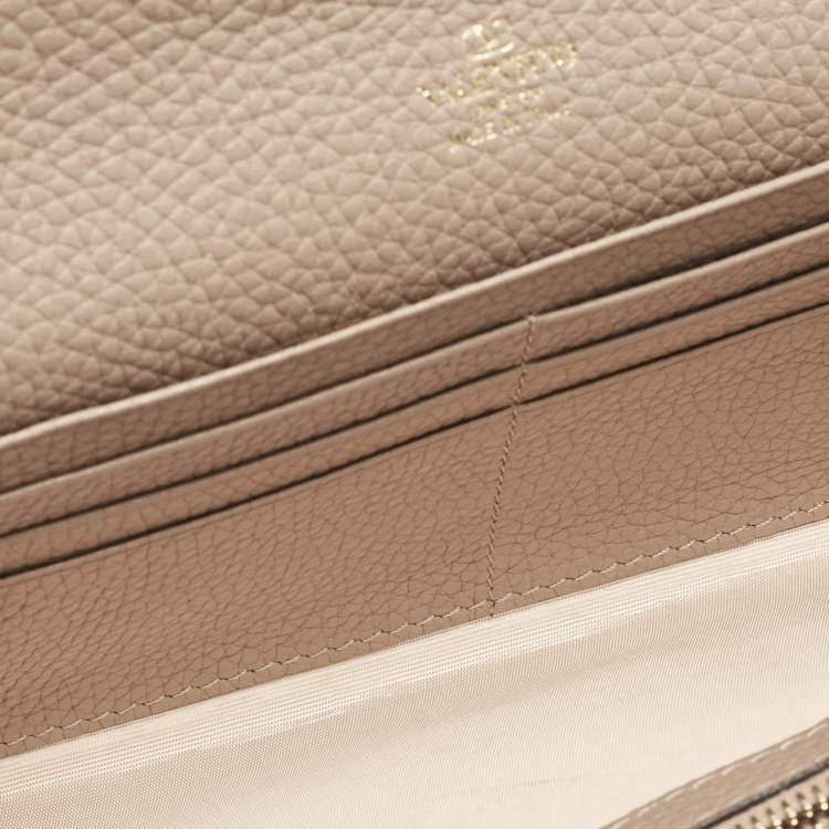 Pre Owned Valentino Beige Leather Rockstud Wallet on Chain