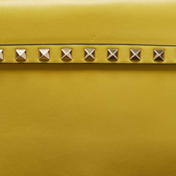Pre Owned Valentino Yellow Leather Rockstud Flap Wristlet Clutch