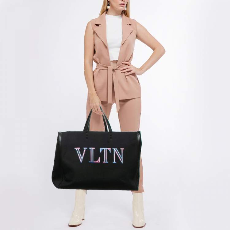Pre Owned Valentino Dark Blue/Black Canvas and Leather VLTN Weekender Tote