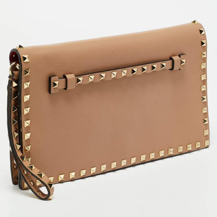 Pre Owned Valentino Beige Leather Rockstud Flap Wristlet Clutch