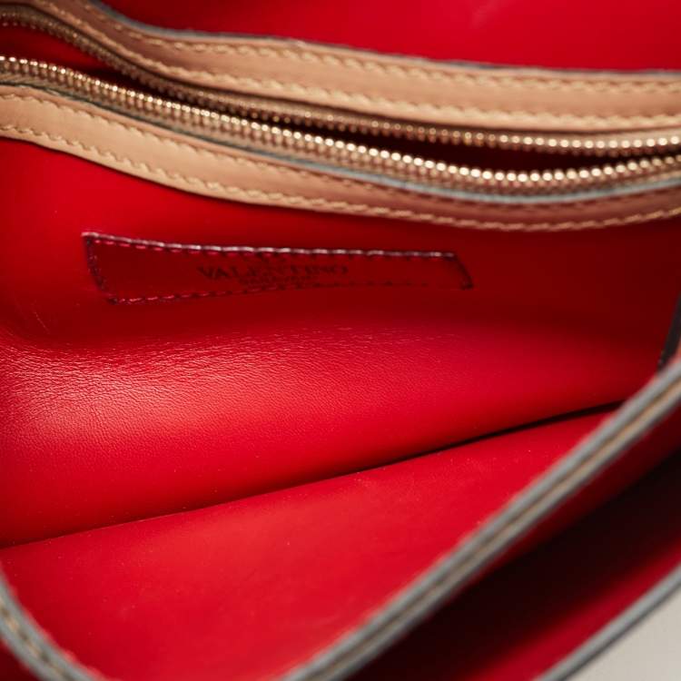 Pre Owned Valentino Beige Leather Rockstud Flap Wristlet Clutch