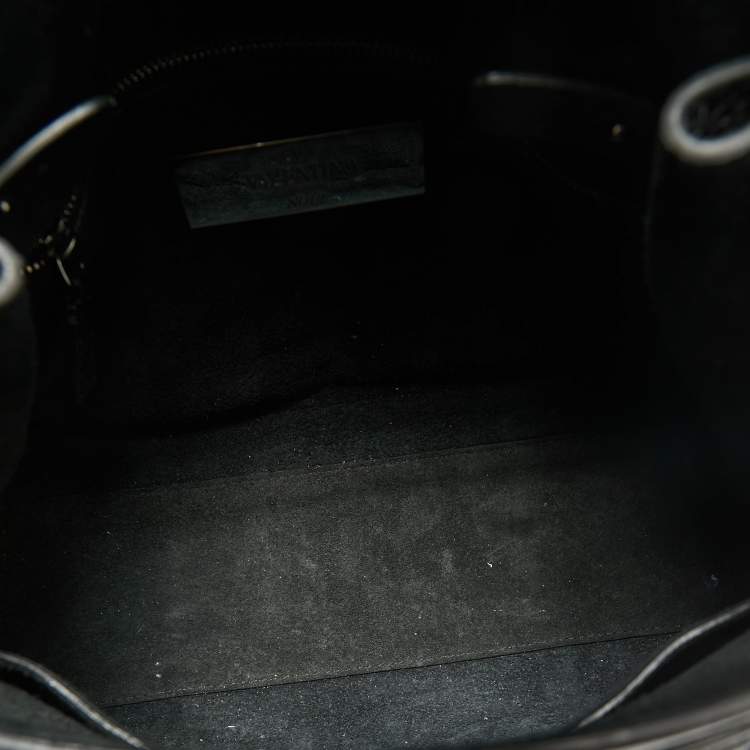 Pre Owned Valentino Black Leather Medium My Rockstud Rolling Top Handle Bag