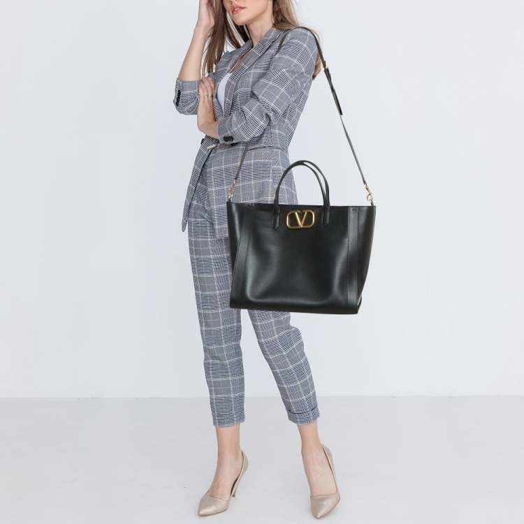 Pre Owned Valentino Black Leather VLogo Signature Tote