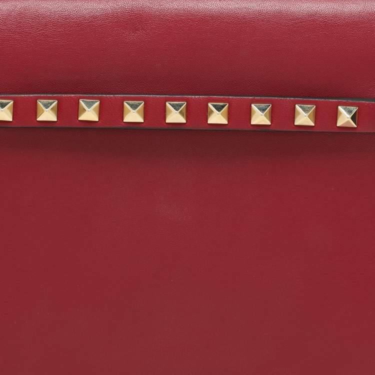 Pre Owned Valentino Burgundy Leather Rockstud Flap Wristlet Clutch
