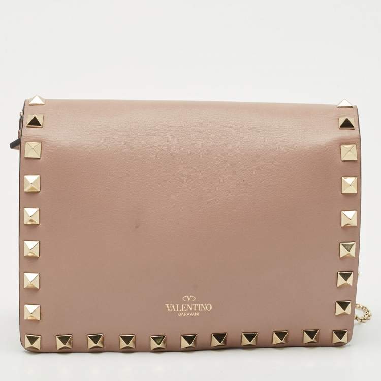 Pre Owned Valentino Beige Leather Rockstud Flap Wallet On Chain