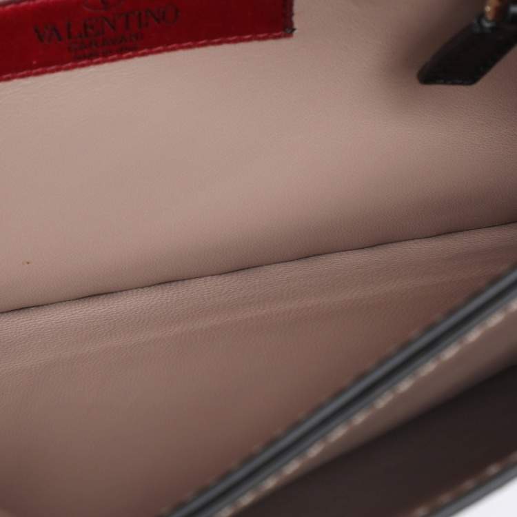 Pre Owned Valentino Black Leather Rockstud Wristlet Clutch