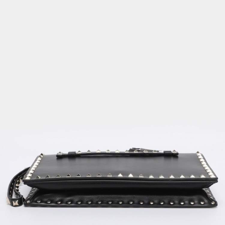 Pre Owned Valentino Black Leather Rockstud Wristlet Clutch