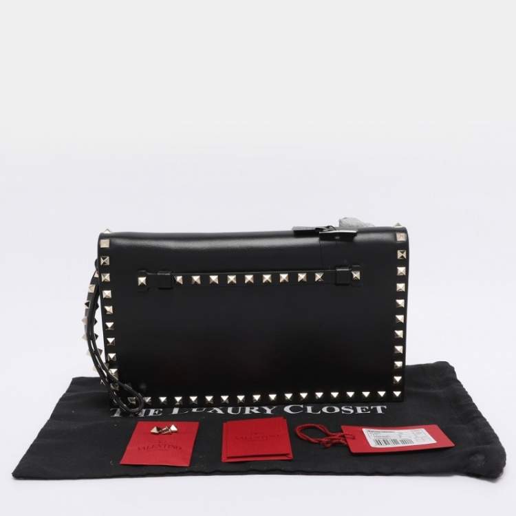 Pre Owned Valentino Black Leather Rockstud Wristlet Clutch