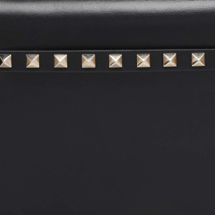 Pre Owned Valentino Black Leather Rockstud Wristlet Clutch