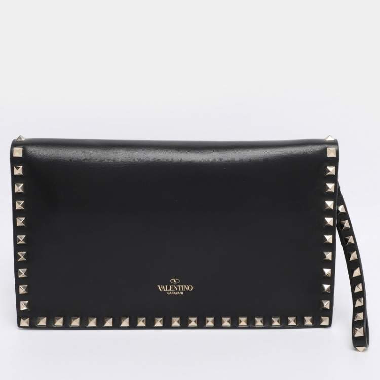 Pre Owned Valentino Black Leather Rockstud Wristlet Clutch