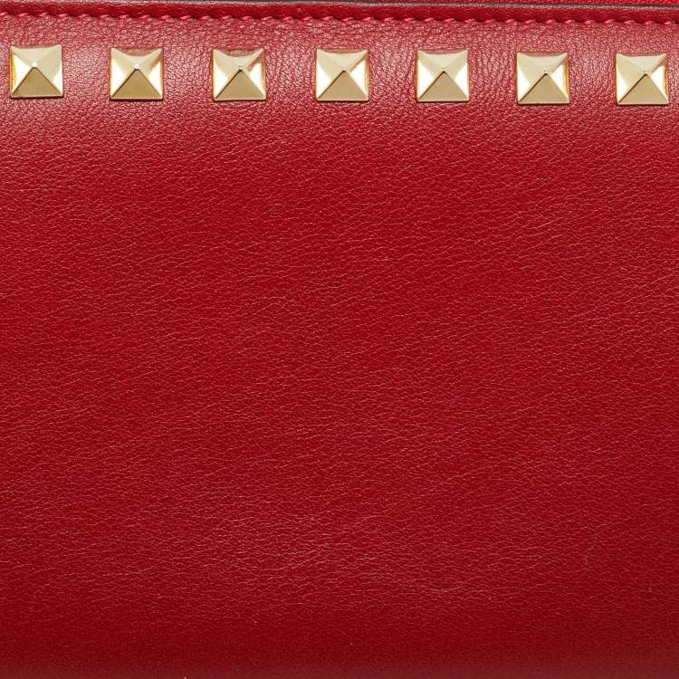 Pre Owned Valentino Red Leather Rockstud Zip Continental Wallet