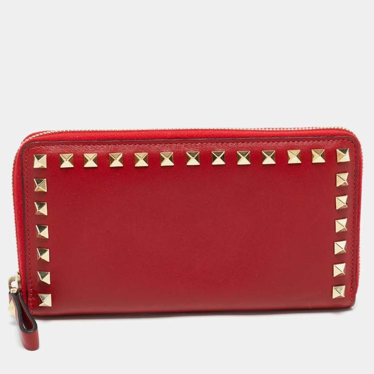 Pre Owned Valentino Red Leather Rockstud Zip Continental Wallet